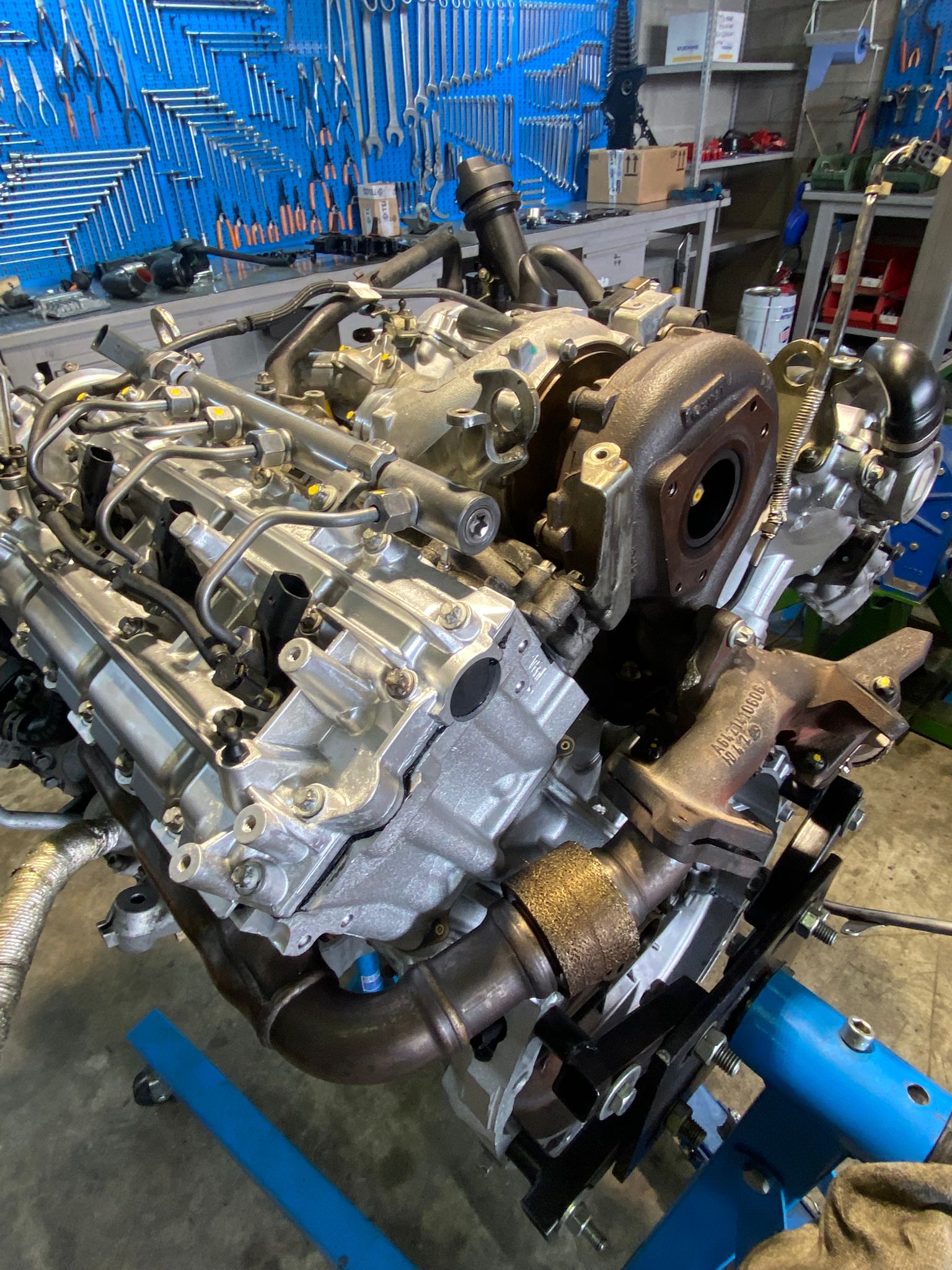 motore completo su banco con turbina