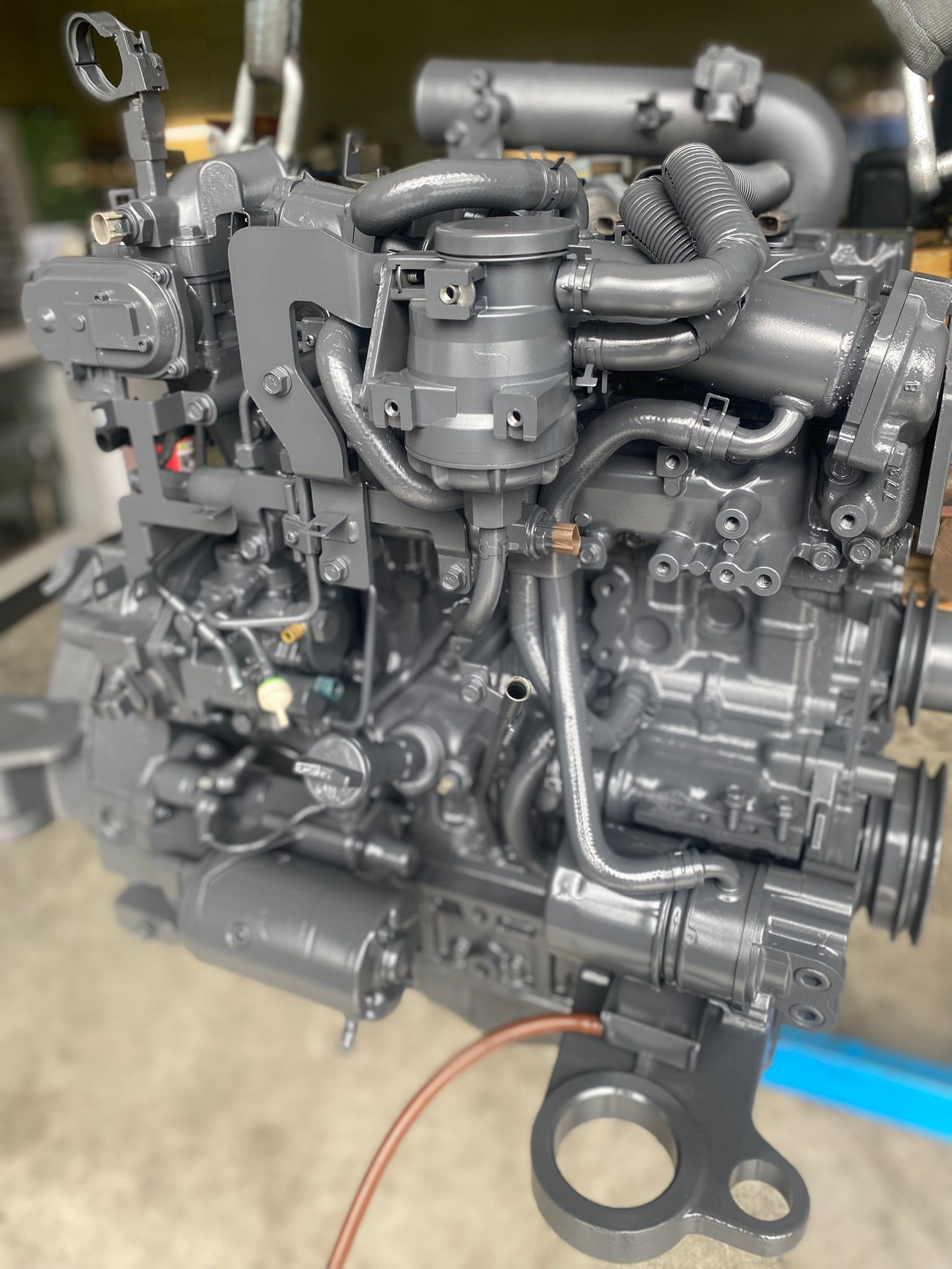 motore grigio completo verniciato